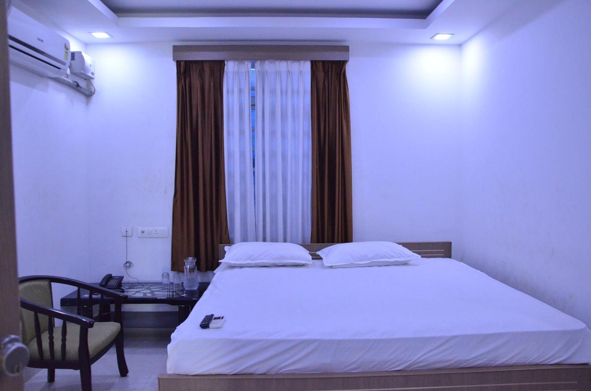 Golden Grand By Xury Hotels Tiruchchendūr Esterno foto